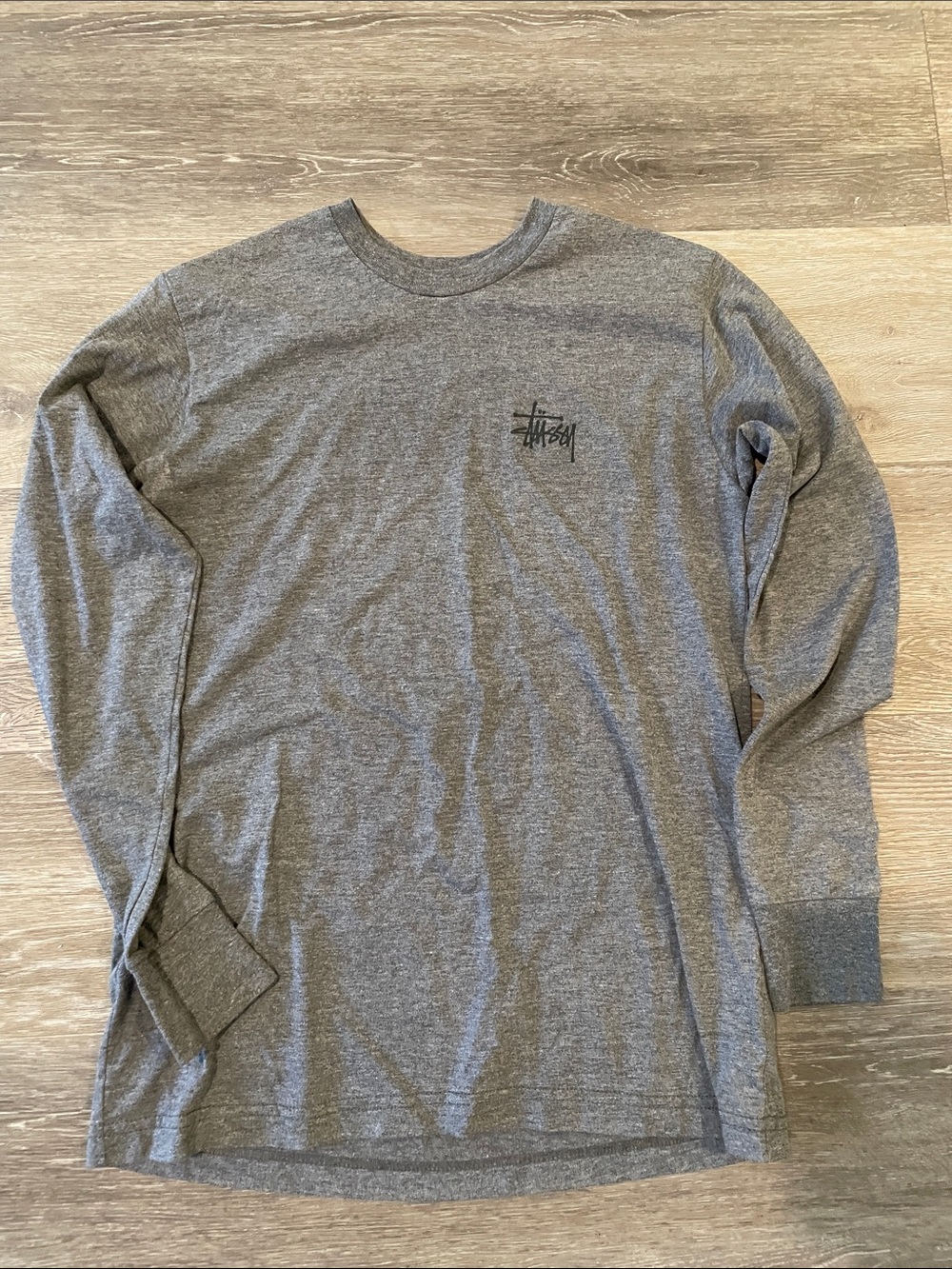 Stussy Women’s Gray Long-Sleeve Crew Tee